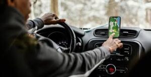 Carro de aplicativo01 300x154 - Quanto Ganha Um Motorista de Aplicativo?